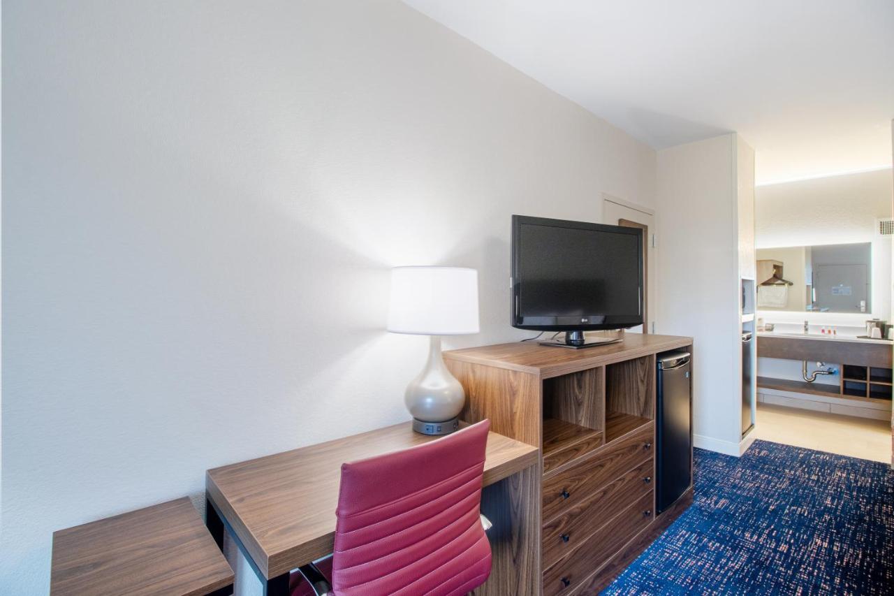 Econo Lodge Inn & Suites Foley-North Gulf Shores מראה חיצוני תמונה