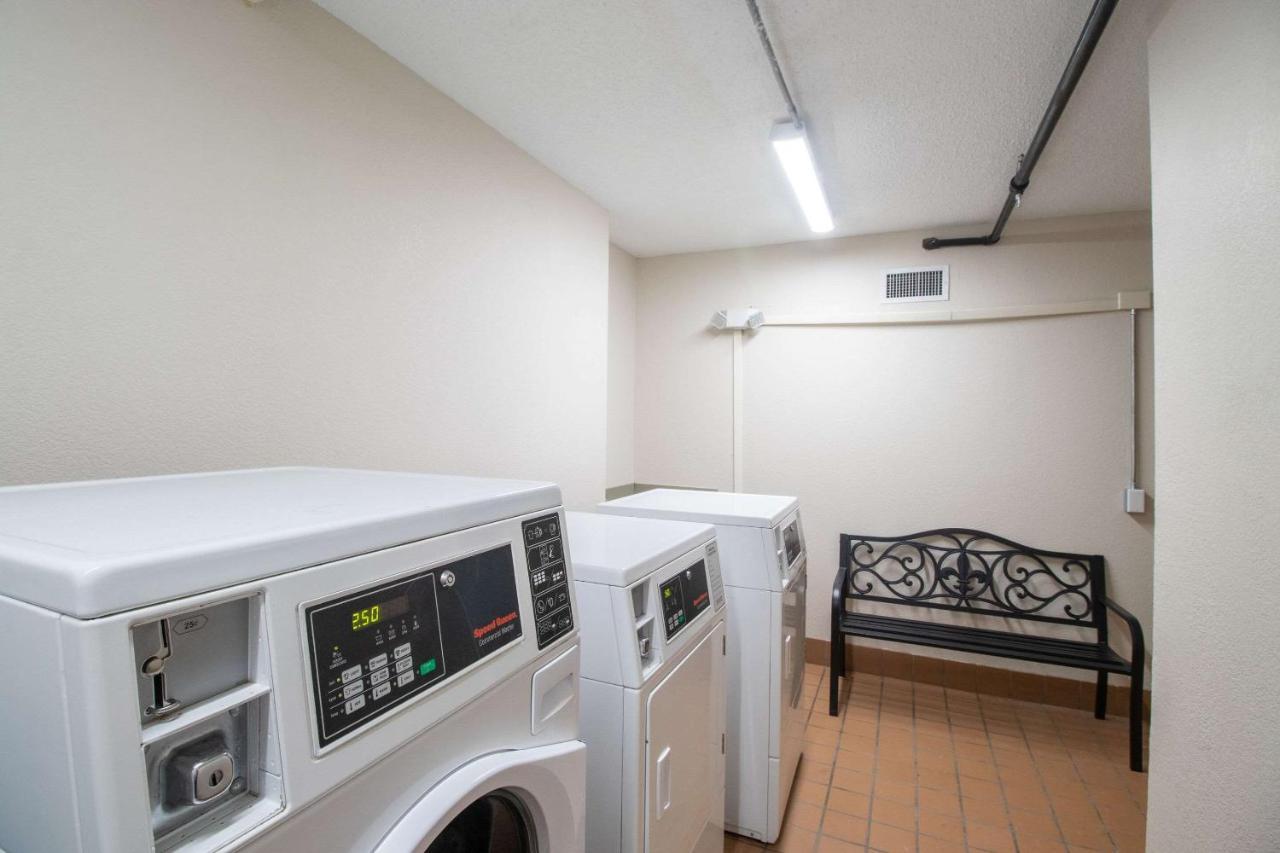 Econo Lodge Inn & Suites Foley-North Gulf Shores מראה חיצוני תמונה