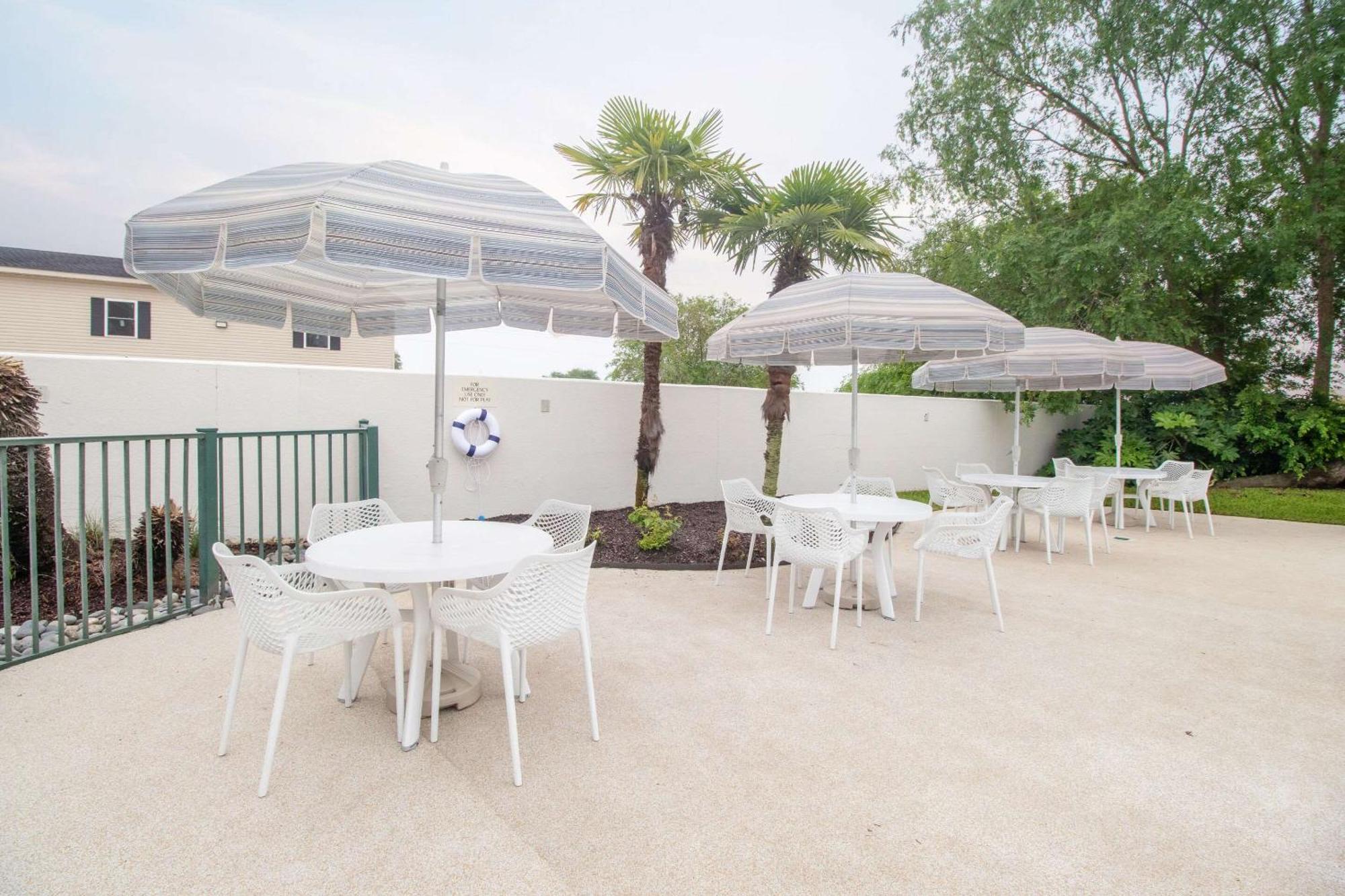 Econo Lodge Inn & Suites Foley-North Gulf Shores מראה חיצוני תמונה
