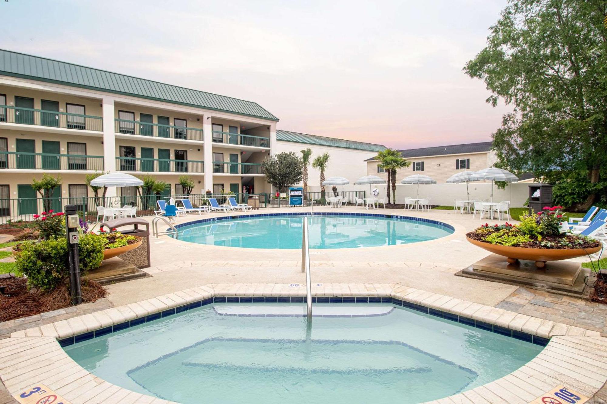 Econo Lodge Inn & Suites Foley-North Gulf Shores מראה חיצוני תמונה